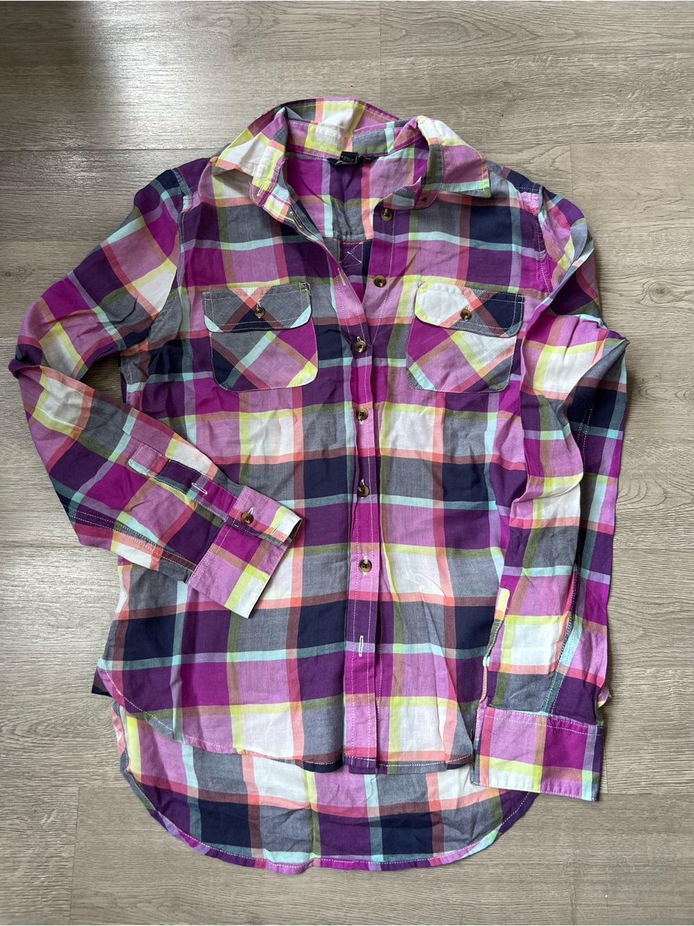 American Eagle Multi Color Plaid Button Down Shirt